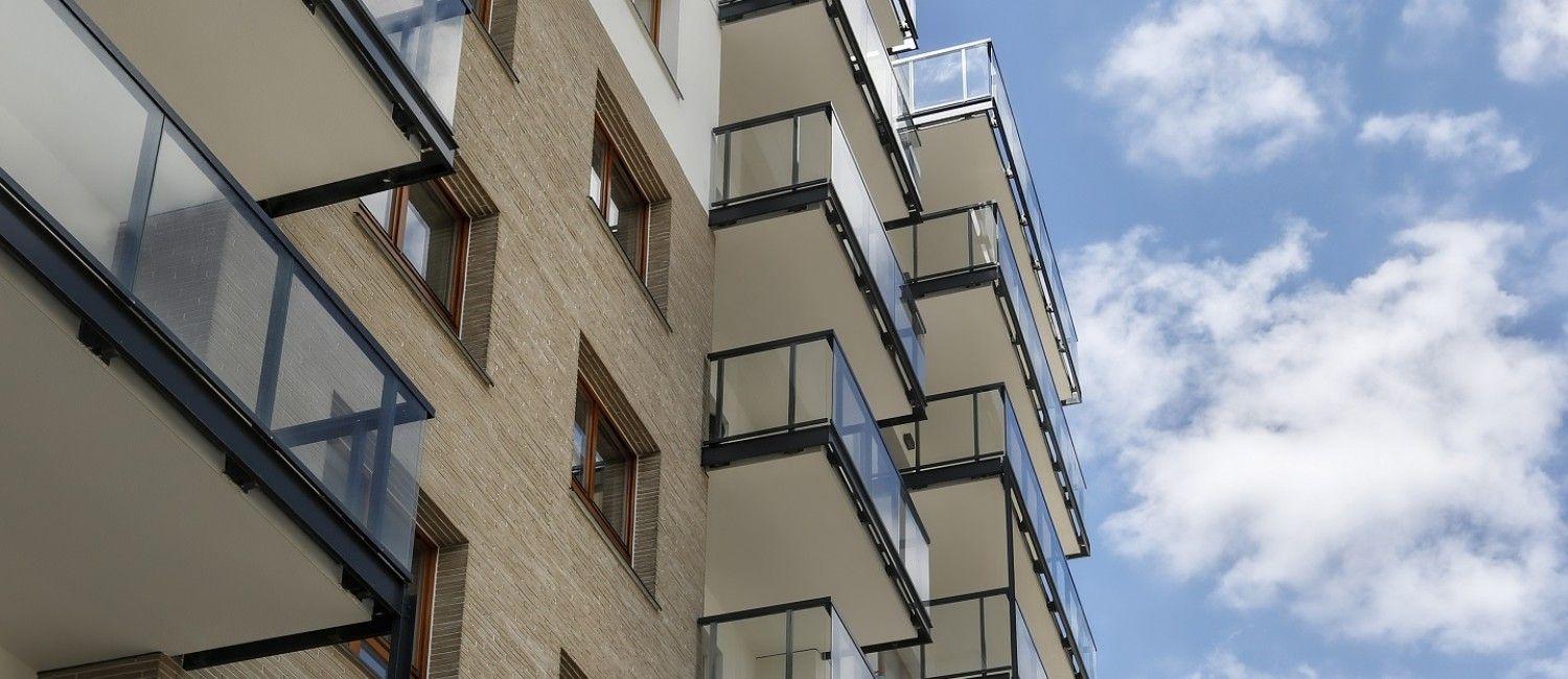 Balkony, tarasy, loggie - prywatna przestrzeń relaksu w mieście